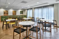 Fairfield by Marriott Inn & Suites Lagrange - breakfast