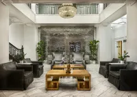 Redmont Hotel Birmingham, Curio a Collection by Hilton - parking