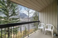 Tunnel Mountain Resort - vue sur la montagne