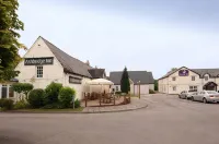 Premier Inn Cwmbran - parking