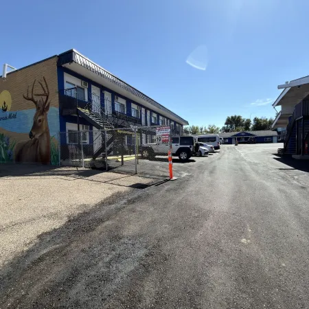 Riverside Motel