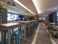 Premier Inn Southampton (Cumberland Place) Hotels near Bargate