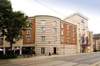 Premier Inn Nottingham City Centre (Goldsmith Street) hotel - parking