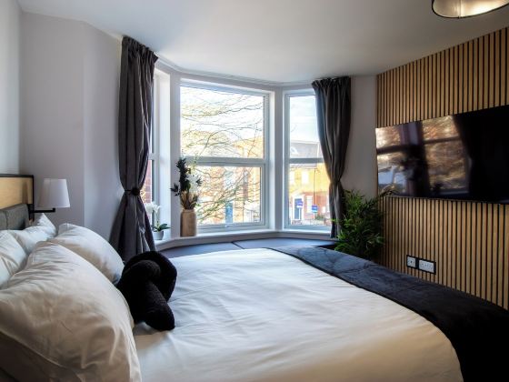 Luxury rooms at Leigh Road