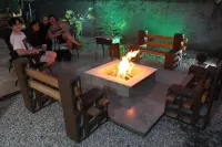 Pousada Captain Morgan Pontal do Sul com Piscina - Apartemen