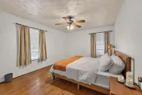 3BR Near White Rock Lake - Fire Pit BBQ Grill - Wifi