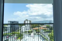 R Hotel Kingston - Mountain view