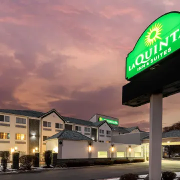 La Quinta Inn & Suites by Wyndham Logan