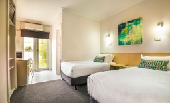 Nightcap at Skyways Hotel