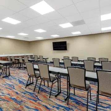 Comfort Suites