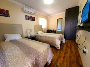 Double Room in Tenacity Guesthouse