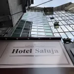 薩盧加酒店