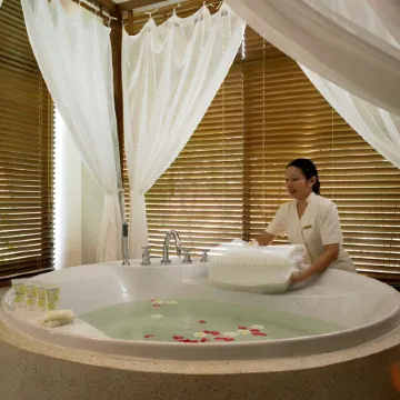 The Heritage Grand Khon Kaen Hotel and Convention Отели рядом с достопримечательностью «Туек Ком»