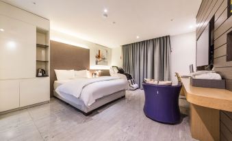 Guwol Hotel