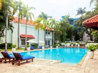 Hotel Majapahit Surabaya MGallery - Pools