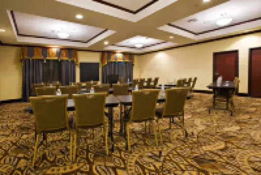 Holiday Inn Express & Suites SNYDER by IHG