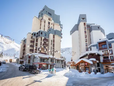 Le Curling A (Val Claret)