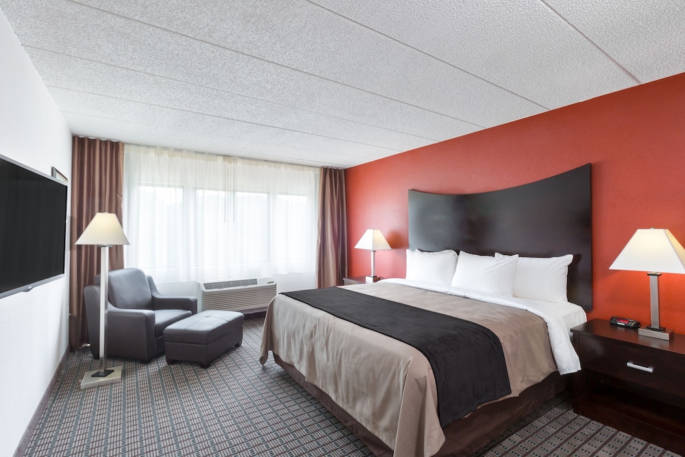 Comfort Inn & Suites BWI Airport