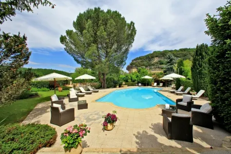 Hotel Restaurant le Centenaire Отели в г. Валь де Луир Э Кодо