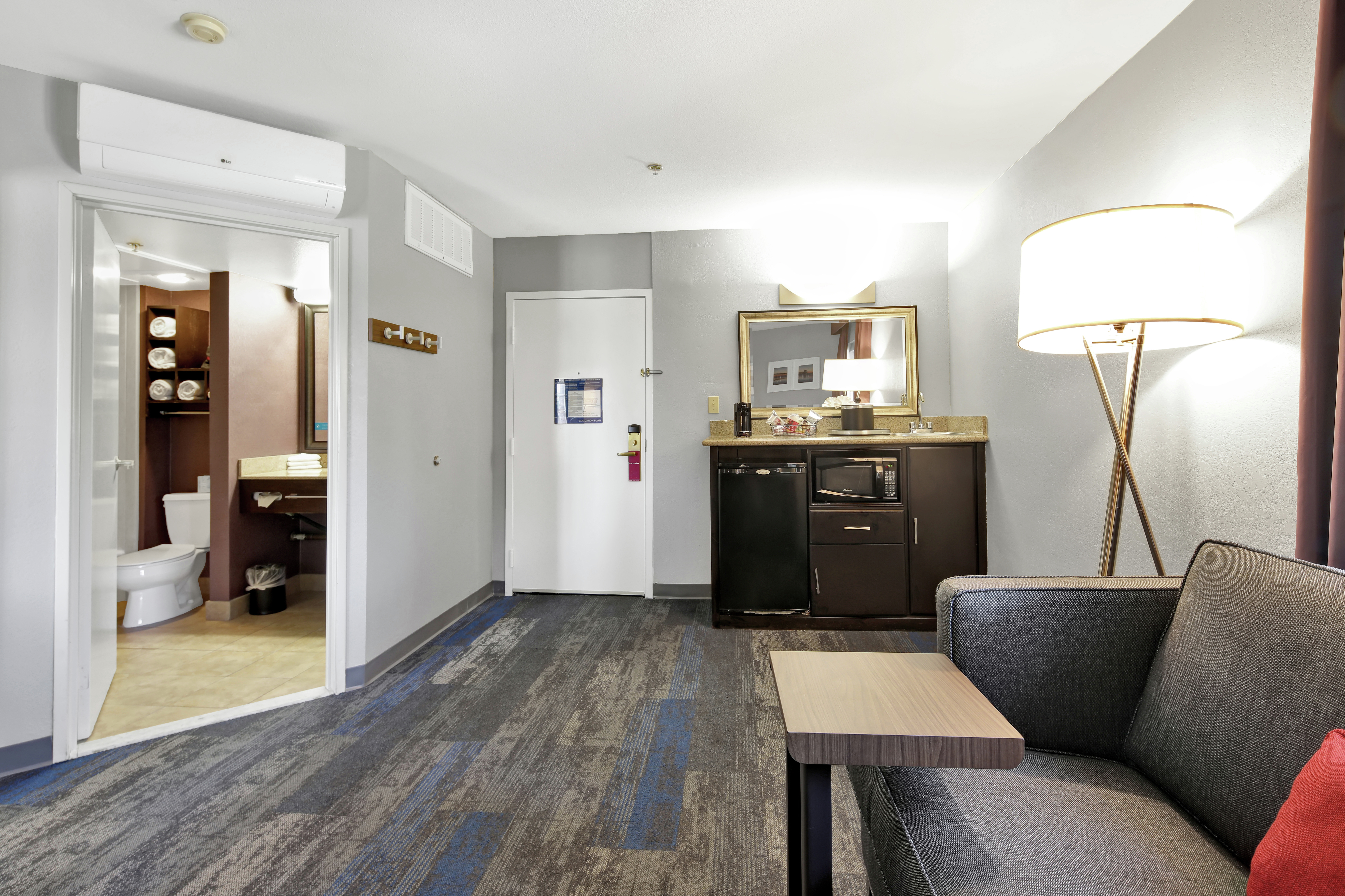 Hampton Inn & Suites Santa Ana/Orange County Airport