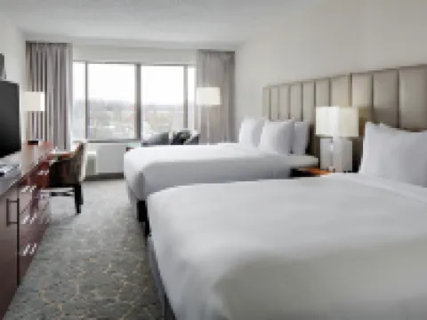 DoubleTree by Hilton Fairfield Hotel & Suites Hotels in Fairfield