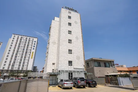 Ulsan Jinha Paradise Отели рядом с достопримечательностью «Jinha Beach»