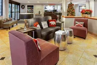 La Quinta Inn & Suites by Wyndham Milwaukee Delafield Hotels in Delafield