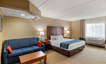 Comfort Inn & Suites Jackson - West Bend
