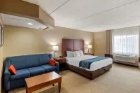 Comfort Inn & Suites Jackson - West Bend Hotels near Walmart Supercenter