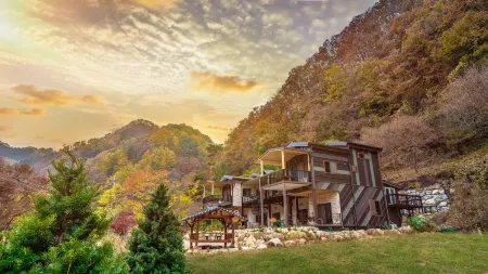 Danyang Sanarae Pension Отели рядом с достопримечательностью «Guinsa Temple»