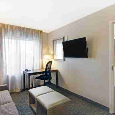 Staybridge Suites Toronto - Vaughan South, an IHG Hotel Rooms