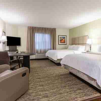 Candlewood Suites Davenport Rooms