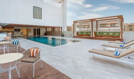 Holiday Inn & Suites Al Jubail Отели рядом с достопримечательностью «Royal Commission for Jubail and Yanbu»