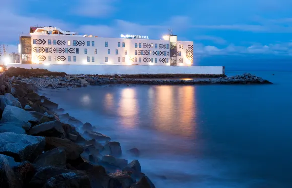 奧諾莫科納克里酒店