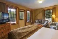 Paradise Lodge and Bungalows Hotels near Moraine Lake