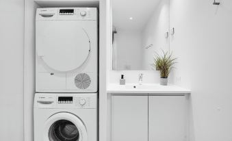 Sanders Arena - Smart 3-Bdr Apt Close to Metro