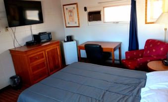 Chalet Inn Motel - Housity