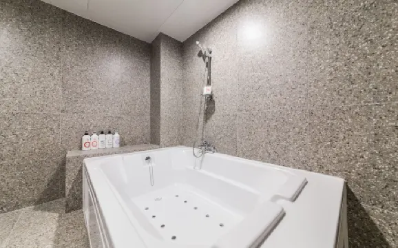 Sanbon Hotel in Cafe Отели рядом с достопримечательностью «Hansei University»