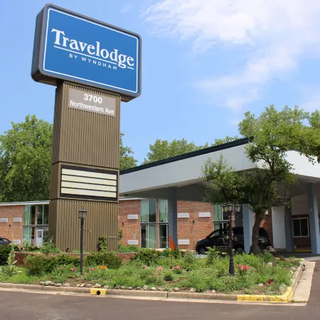 Travelodge by Wyndham Water’s Edge Hotel - Racine