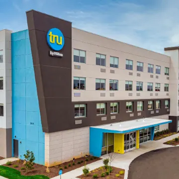 Tru by Hilton Clarksville