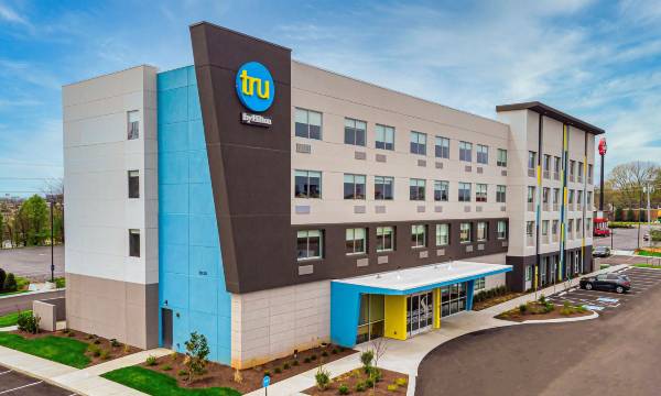 Tru by Hilton Clarksville
