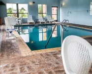 Comfort Inn & Suites Franklin East - Pools