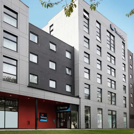 Travelodge Birmingham Central Moor Street Отели рядом с достопримечательностью «Конференц-центр "Миллениум-Пойнт"»