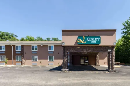Quality Inn Chicopee-Springfield Отели в г. Чикопи