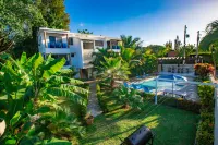 Stylish 2R-2B Apt Near the Beach and Main Street
