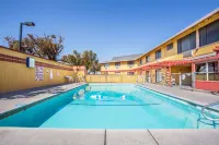 Travelodge by Wyndham Turlock Hotels in Turlock