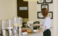 호텔 테라스 앳 쿠타 - 조식 운영
