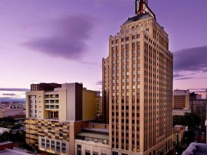 Drury Plaza Hotel San Antonio Riverwalk