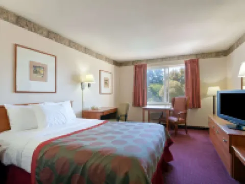 Ramada by Wyndham SeaTac Airport North Hotels in Tukwila