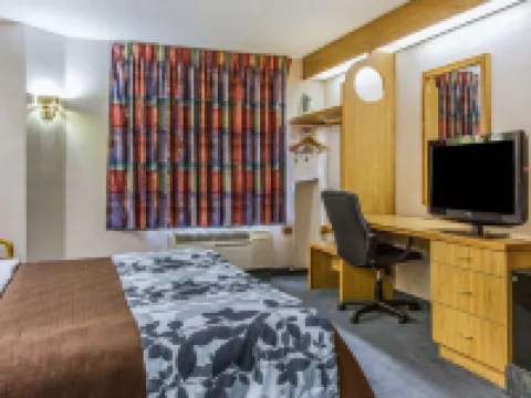 Rodeway Inn Hotels in Dodge County
